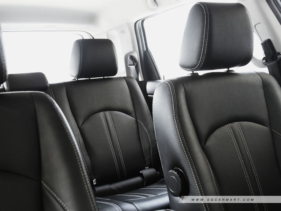 https://i.i-sgcm.com/new_cars/cars/12537/12537_g18