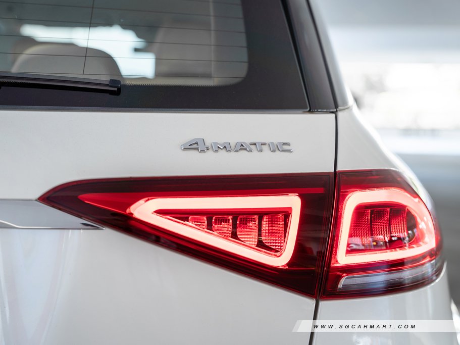 https://i.i-sgcm.com/new_cars/cars/12538/12538_g33