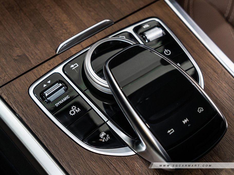 https://i.i-sgcm.com/new_cars/cars/12544/12544_g127