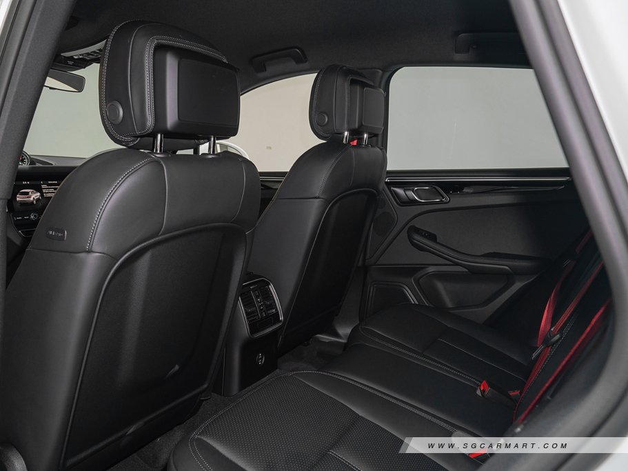 https://i.i-sgcm.com/new_cars/cars/12548/12548_g101