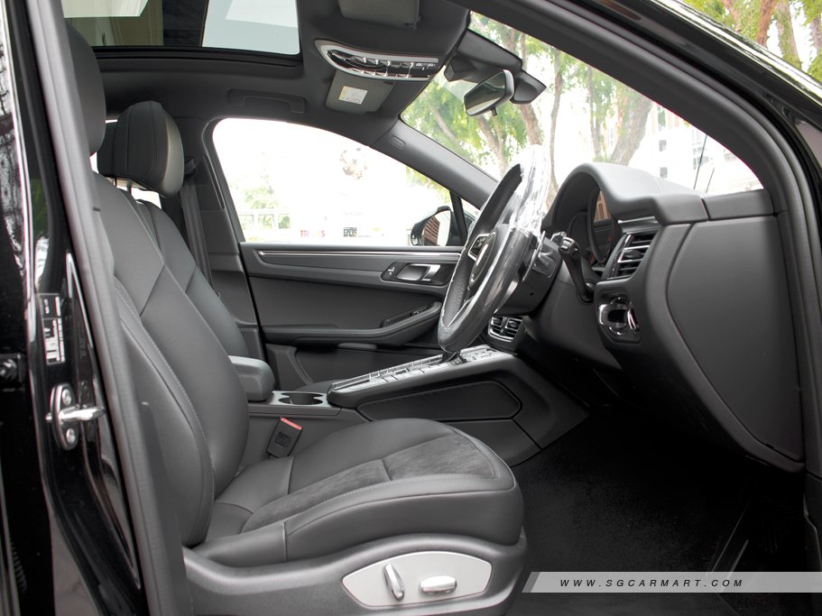 https://i.i-sgcm.com/new_cars/cars/12548/12548_g11