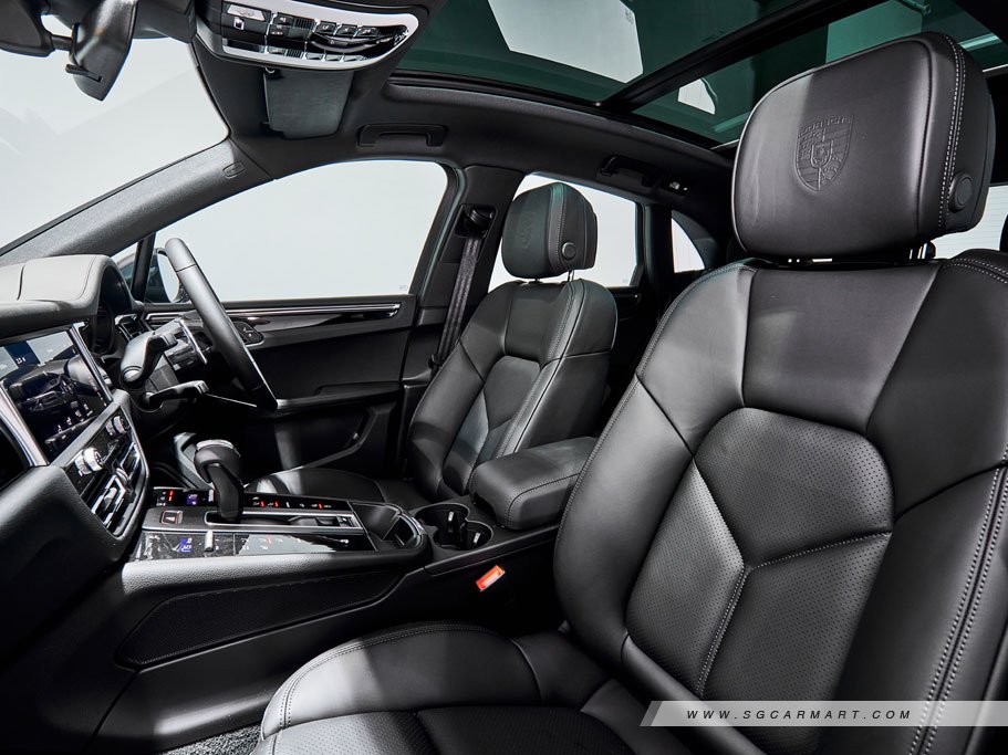 https://i.i-sgcm.com/new_cars/cars/12548/12548_g120