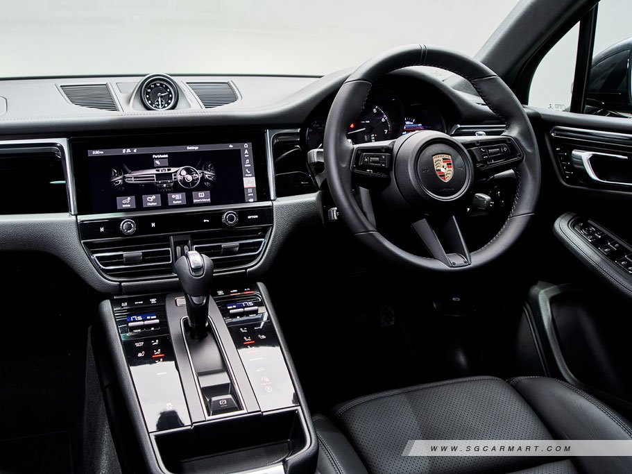 https://i.i-sgcm.com/new_cars/cars/12548/12548_g125