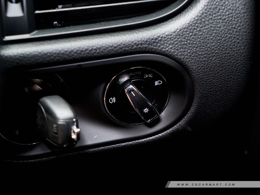 https://i.i-sgcm.com/new_cars/cars/12548/12548_g130