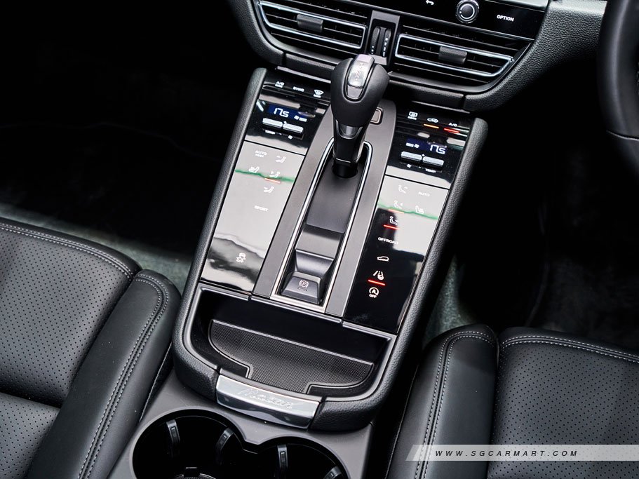 https://i.i-sgcm.com/new_cars/cars/12548/12548_g139
