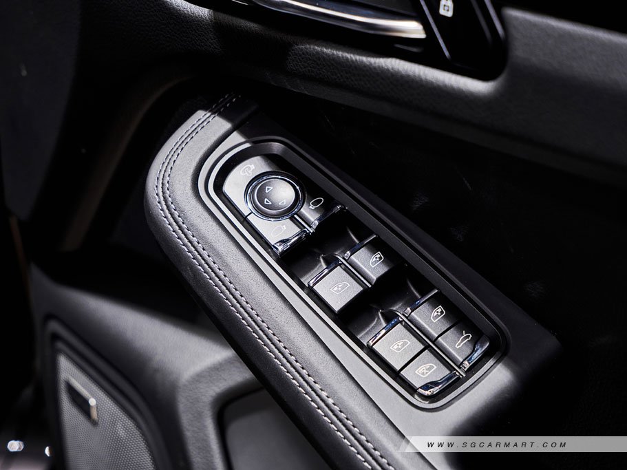 https://i.i-sgcm.com/new_cars/cars/12548/12548_g144