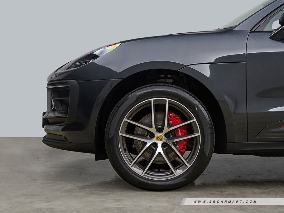 https://i.i-sgcm.com/new_cars/cars/12548/12548_g154