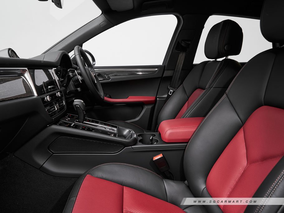 https://i.i-sgcm.com/new_cars/cars/12548/12548_g161