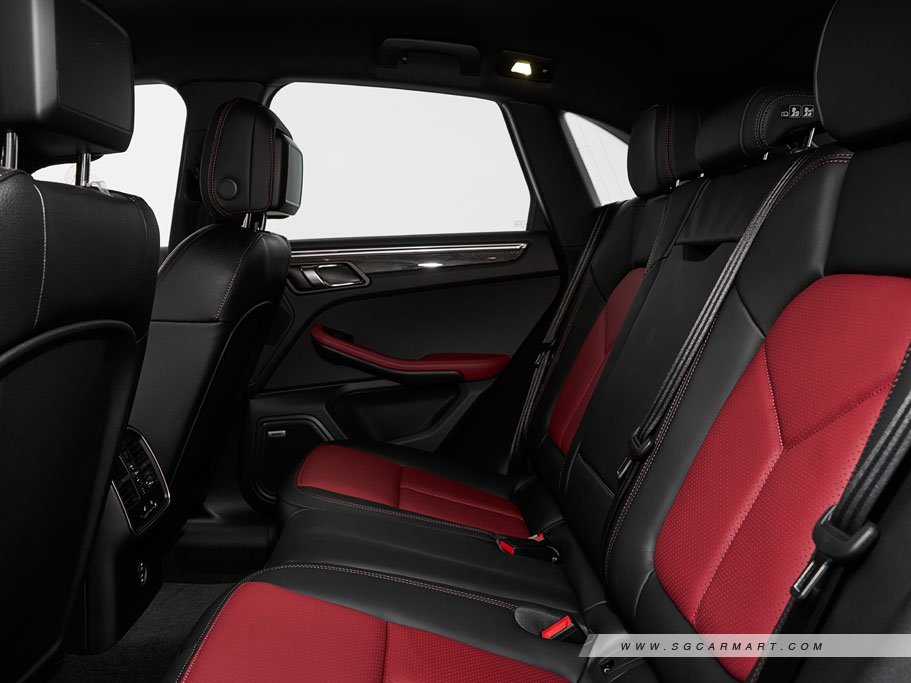 https://i.i-sgcm.com/new_cars/cars/12548/12548_g163