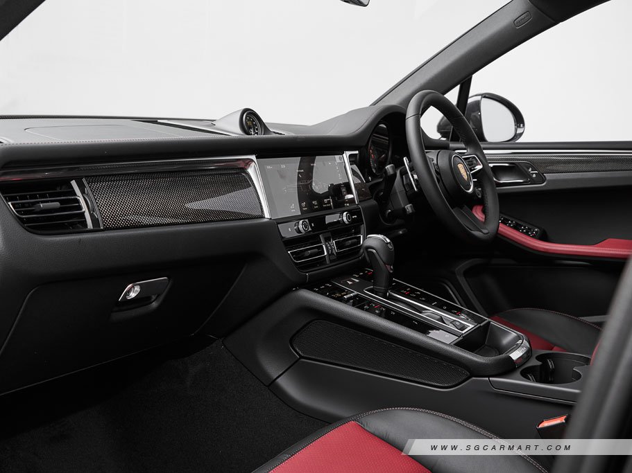 https://i.i-sgcm.com/new_cars/cars/12548/12548_g164