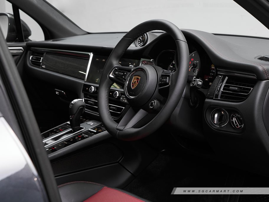 https://i.i-sgcm.com/new_cars/cars/12548/12548_g169