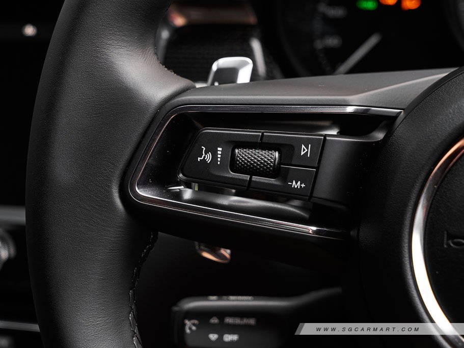 https://i.i-sgcm.com/new_cars/cars/12548/12548_g171