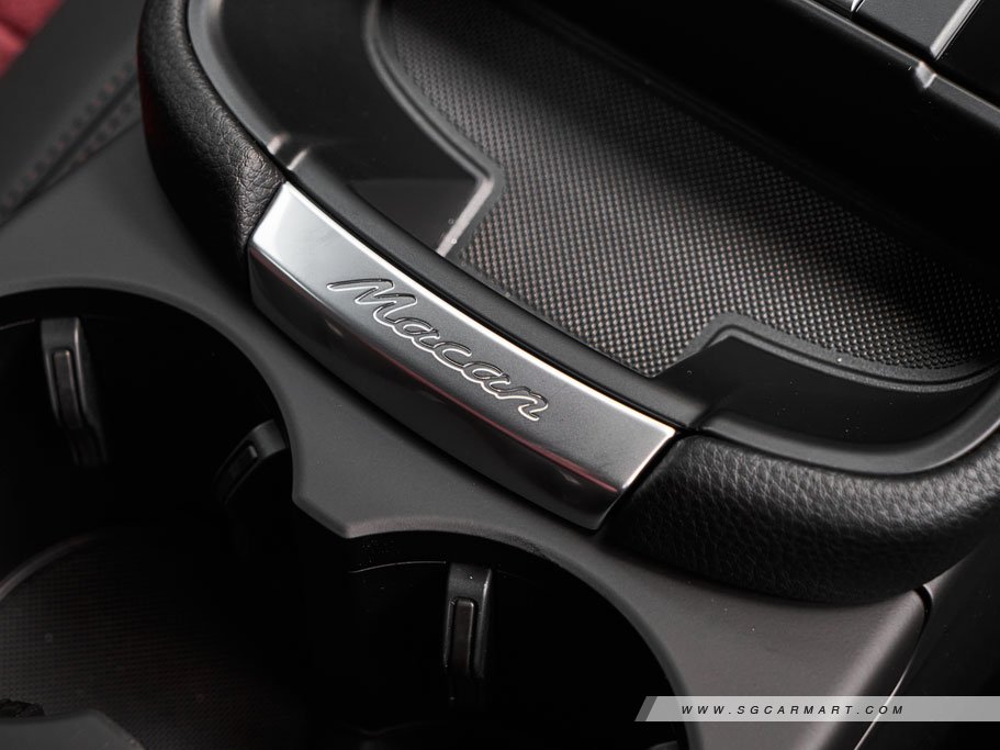https://i.i-sgcm.com/new_cars/cars/12548/12548_g186