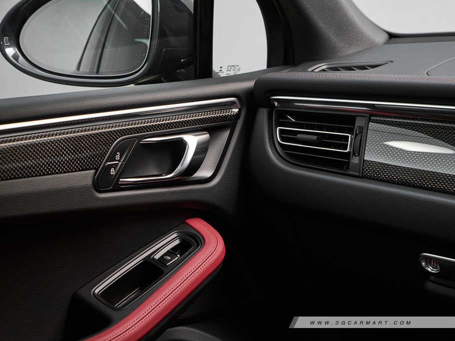 https://i.i-sgcm.com/new_cars/cars/12548/12548_g188