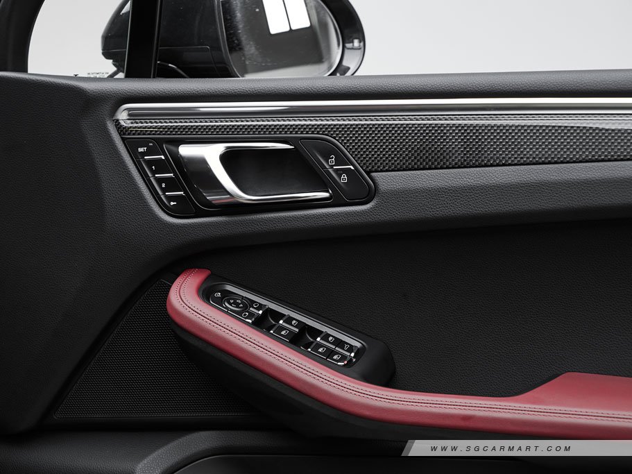 https://i.i-sgcm.com/new_cars/cars/12548/12548_g189