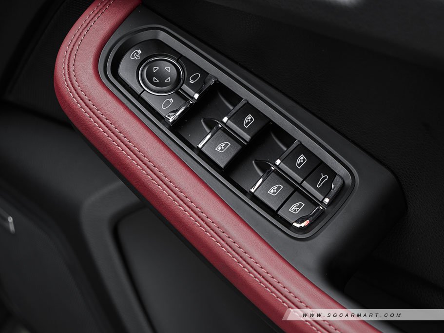 https://i.i-sgcm.com/new_cars/cars/12548/12548_g190