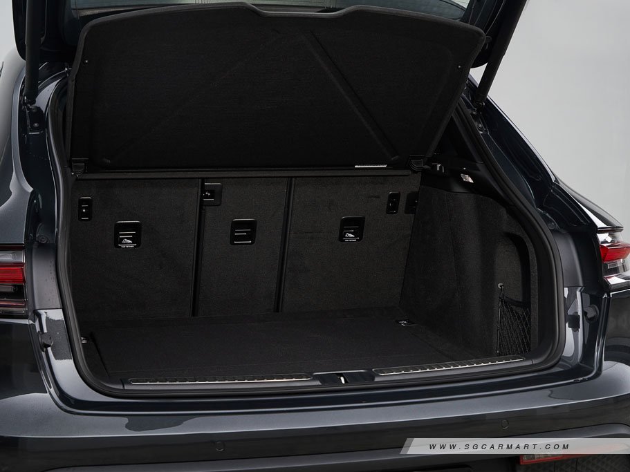 https://i.i-sgcm.com/new_cars/cars/12548/12548_g191