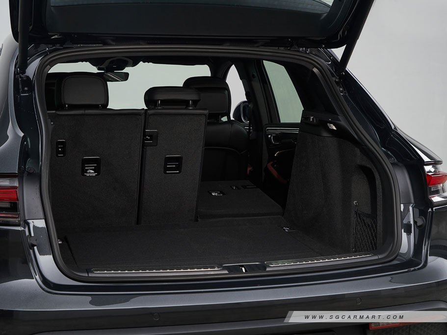 https://i.i-sgcm.com/new_cars/cars/12548/12548_g193