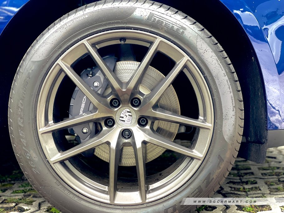 https://i.i-sgcm.com/new_cars/cars/12548/12548_g196