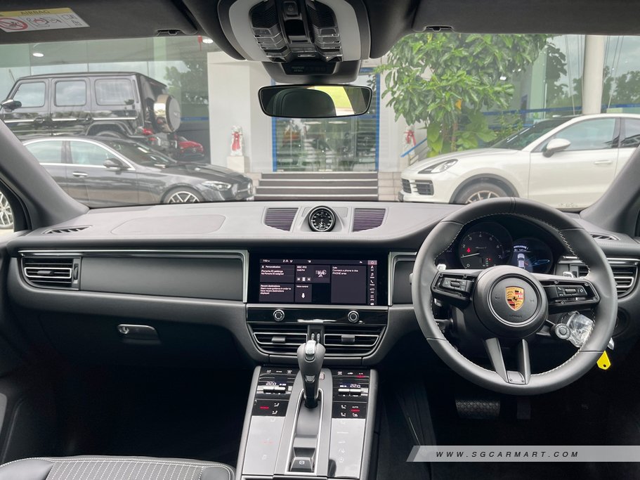 https://i.i-sgcm.com/new_cars/cars/12548/12548_g198