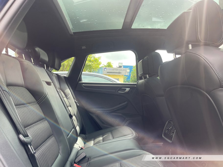 https://i.i-sgcm.com/new_cars/cars/12548/12548_g204