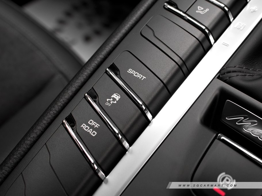 https://i.i-sgcm.com/new_cars/cars/12548/12548_g32