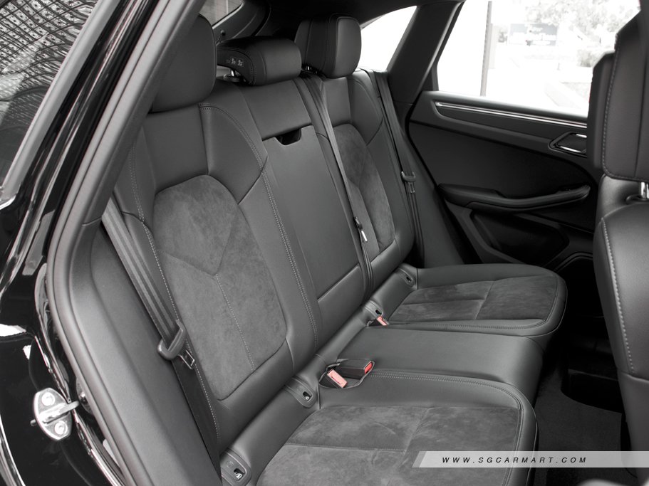 https://i.i-sgcm.com/new_cars/cars/12548/12548_g38