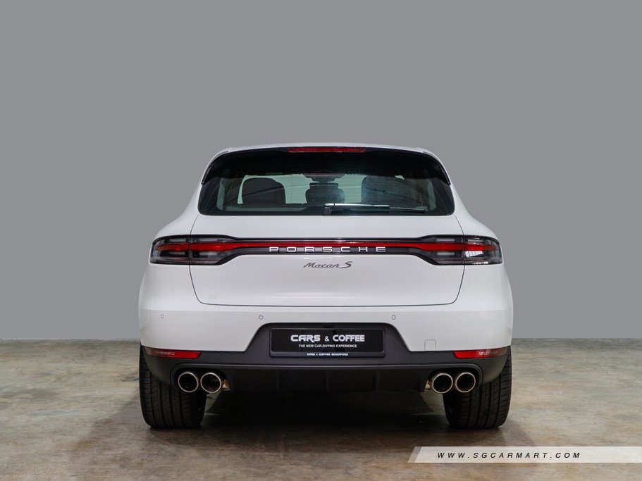 https://i.i-sgcm.com/new_cars/cars/12548/12548_g47