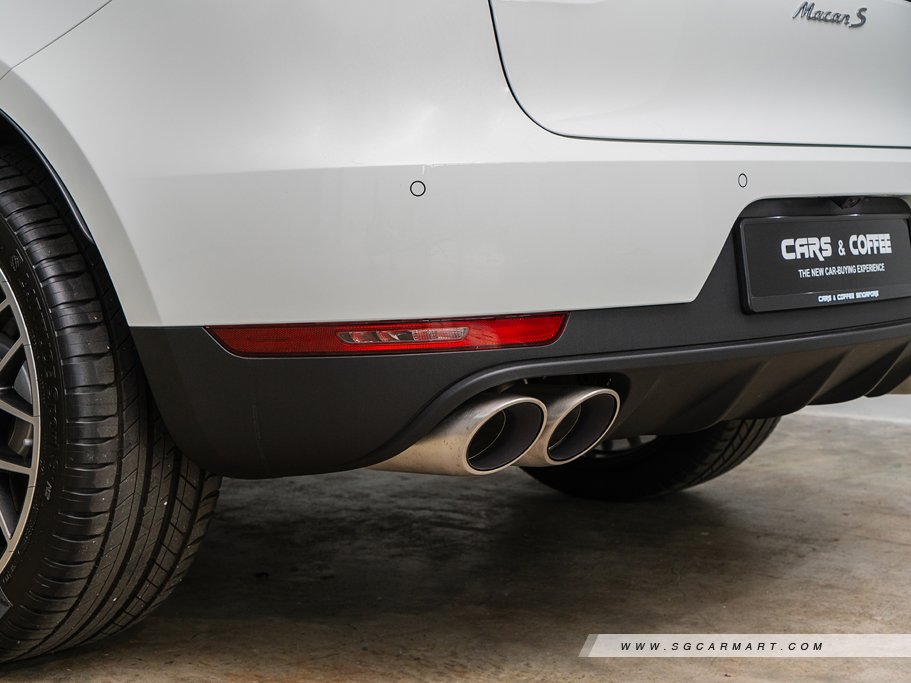https://i.i-sgcm.com/new_cars/cars/12548/12548_g56