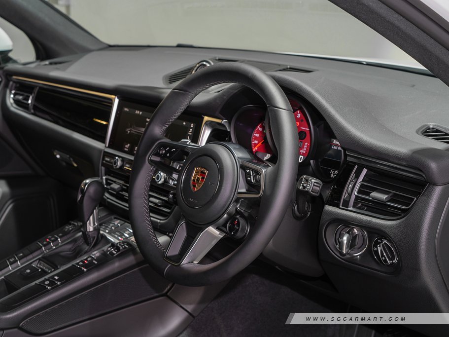 https://i.i-sgcm.com/new_cars/cars/12548/12548_g61