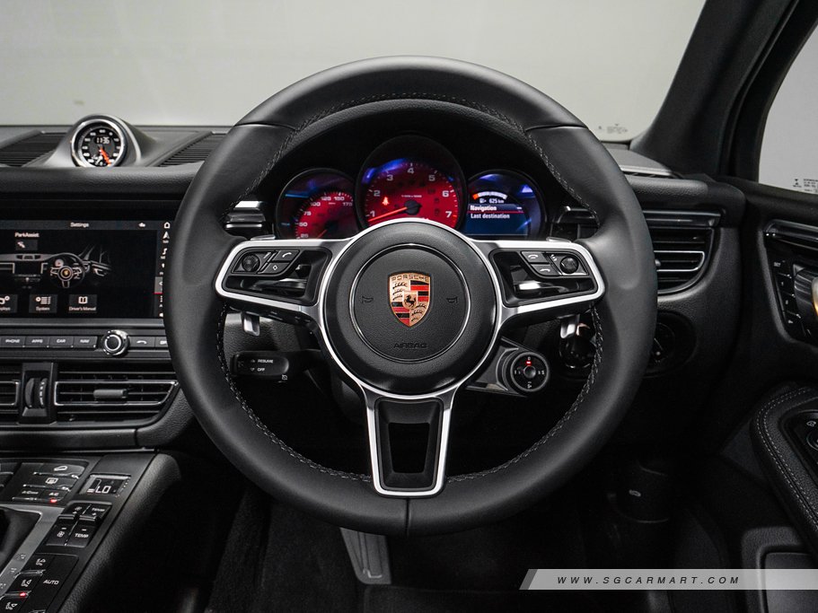 https://i.i-sgcm.com/new_cars/cars/12548/12548_g64
