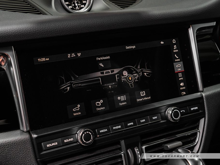 https://i.i-sgcm.com/new_cars/cars/12548/12548_g71