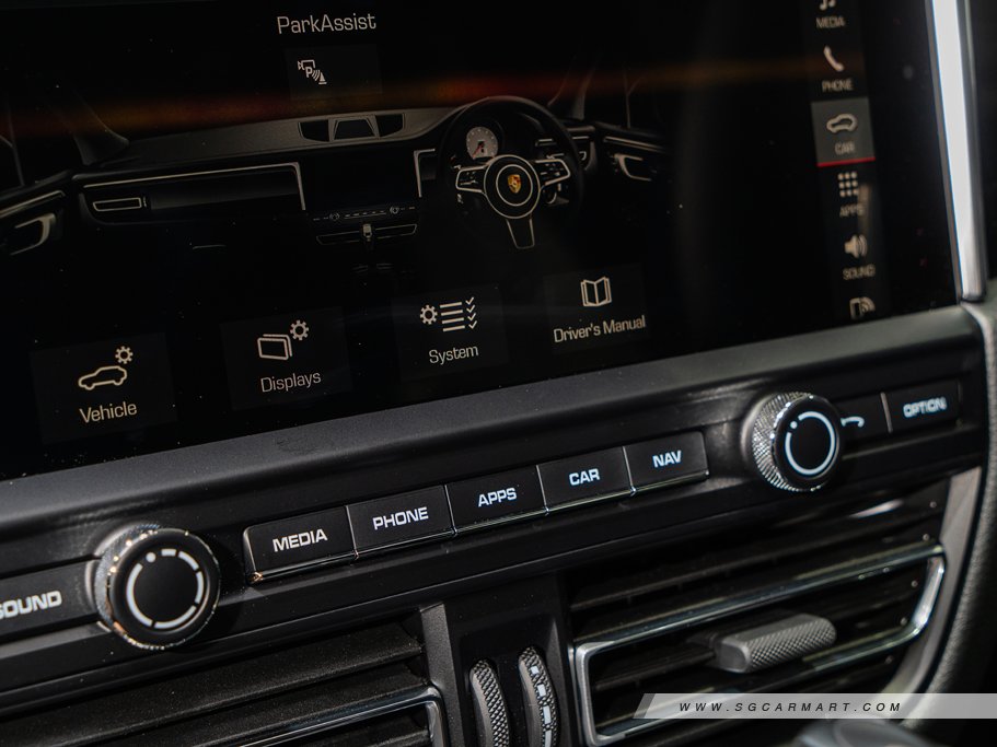 https://i.i-sgcm.com/new_cars/cars/12548/12548_g77