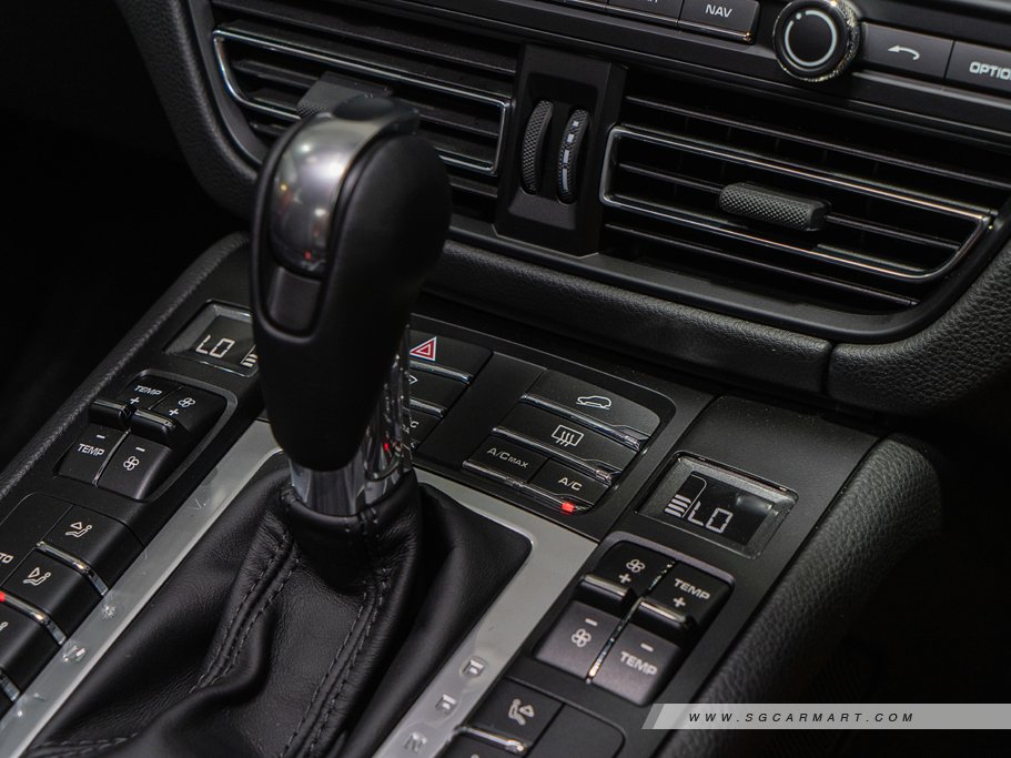 https://i.i-sgcm.com/new_cars/cars/12548/12548_g81