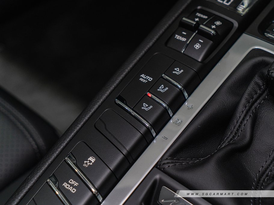 https://i.i-sgcm.com/new_cars/cars/12548/12548_g86