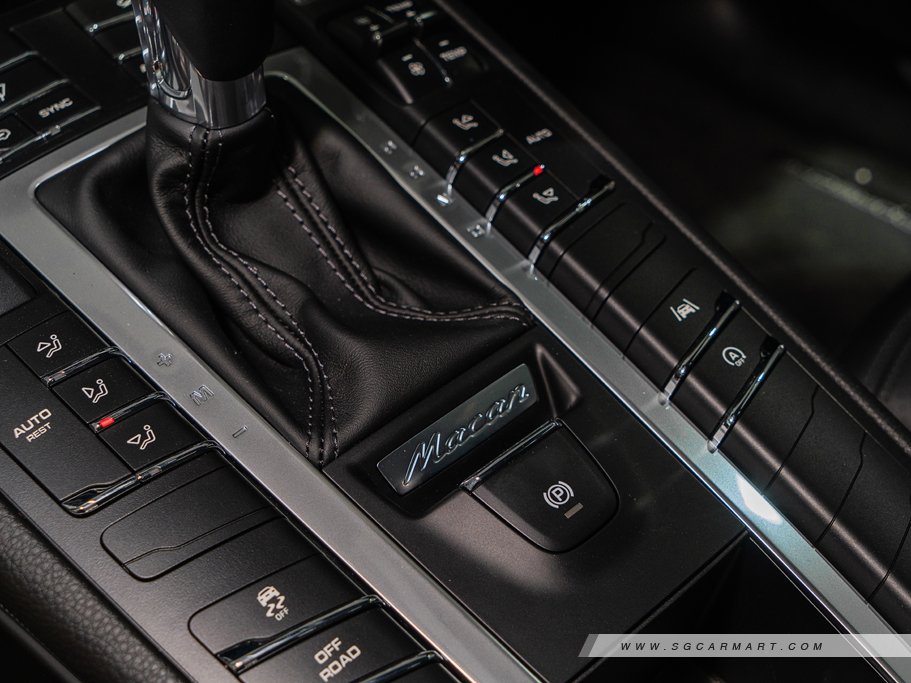 https://i.i-sgcm.com/new_cars/cars/12548/12548_g93