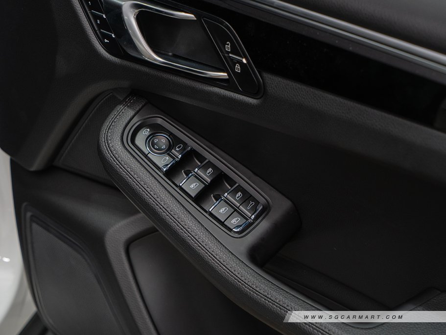 https://i.i-sgcm.com/new_cars/cars/12548/12548_g97
