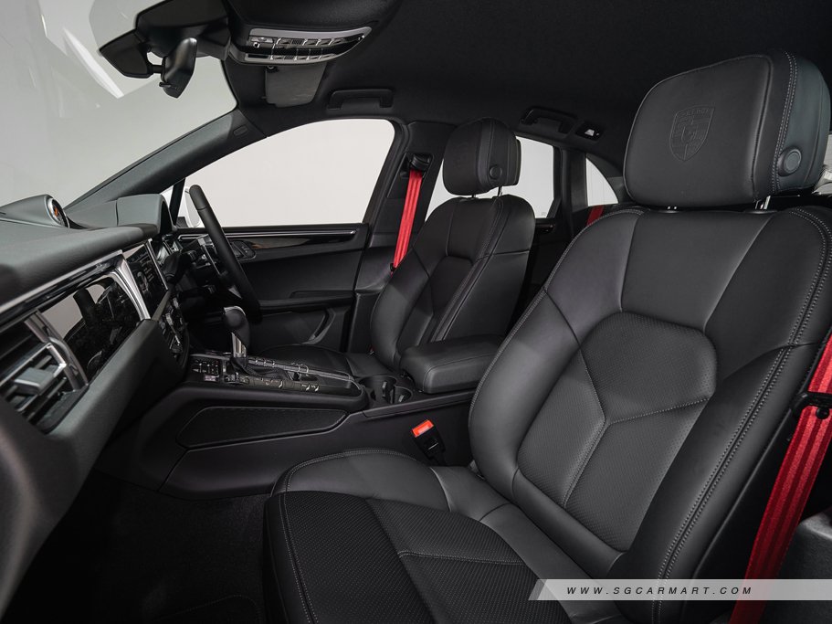 https://i.i-sgcm.com/new_cars/cars/12548/12548_g99