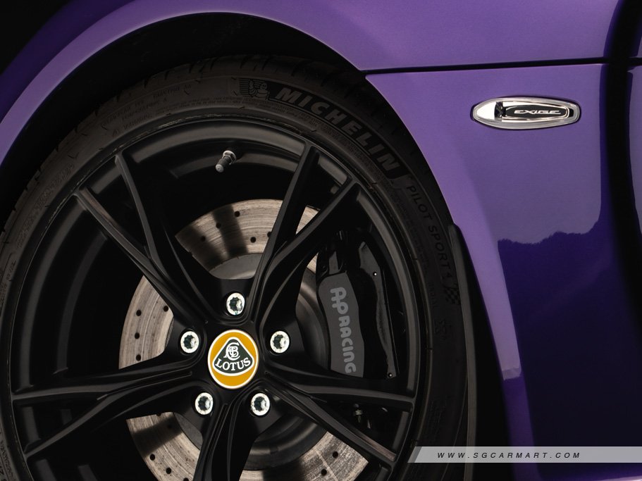 https://i.i-sgcm.com/new_cars/cars/12550/12550_g37
