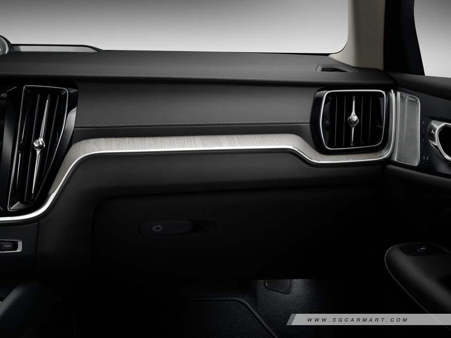 https://i.i-sgcm.com/new_cars/cars/12552/12552_g10