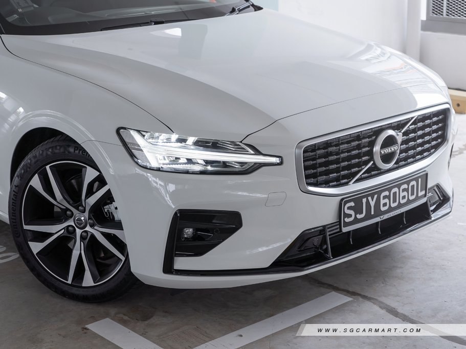 https://i.i-sgcm.com/new_cars/cars/12552/12552_g23
