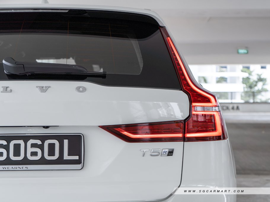 https://i.i-sgcm.com/new_cars/cars/12552/12552_g26