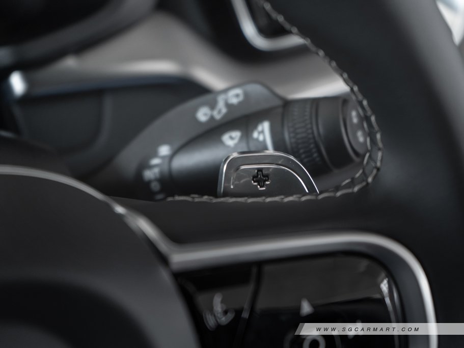 https://i.i-sgcm.com/new_cars/cars/12552/12552_g31