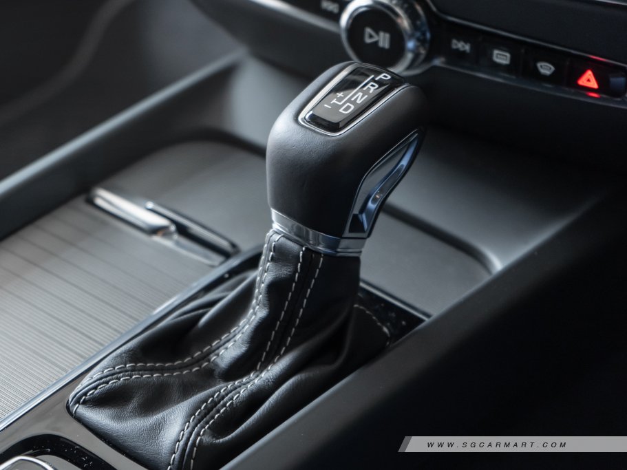 https://i.i-sgcm.com/new_cars/cars/12552/12552_g45