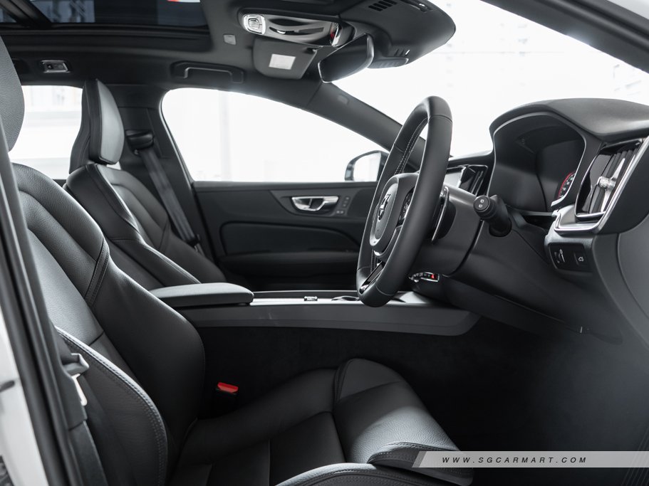 https://i.i-sgcm.com/new_cars/cars/12552/12552_g49