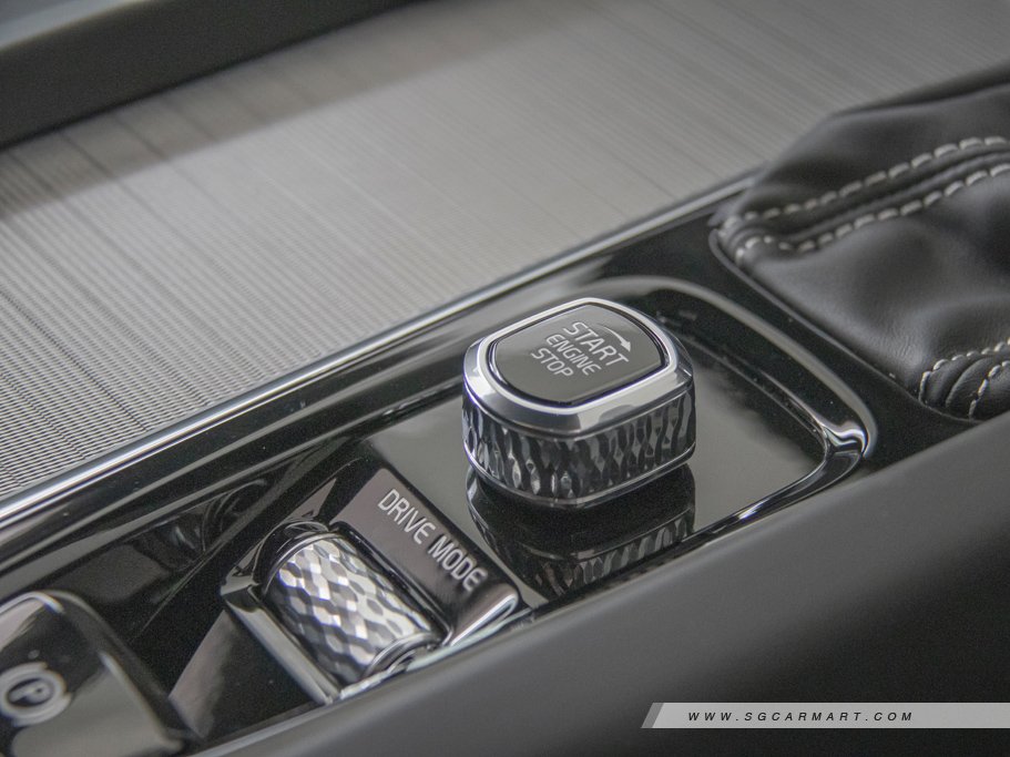 https://i.i-sgcm.com/new_cars/cars/12553/12553_g43