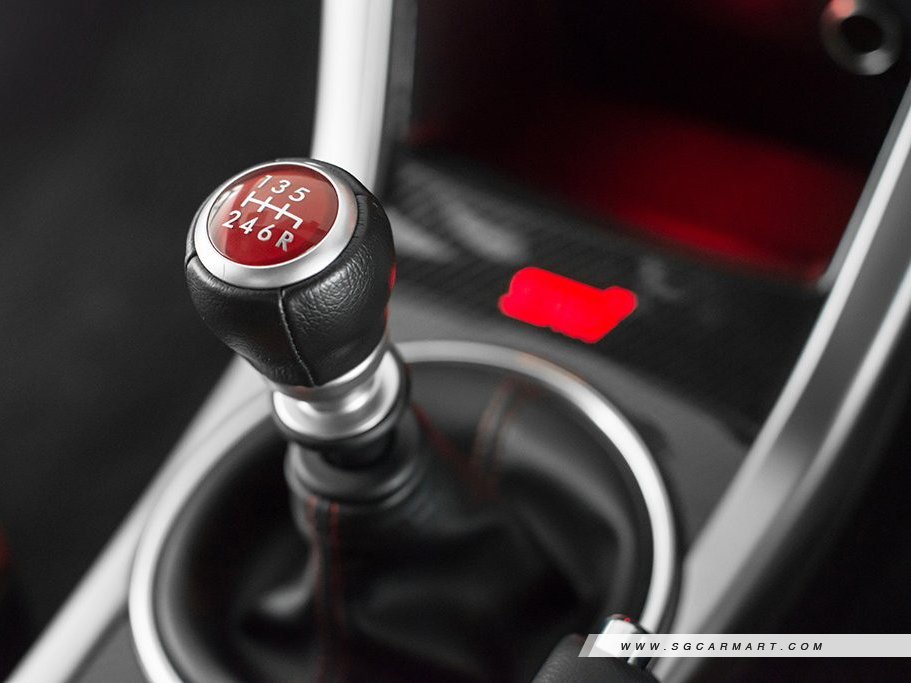 https://i.i-sgcm.com/new_cars/cars/12555/12555_g19