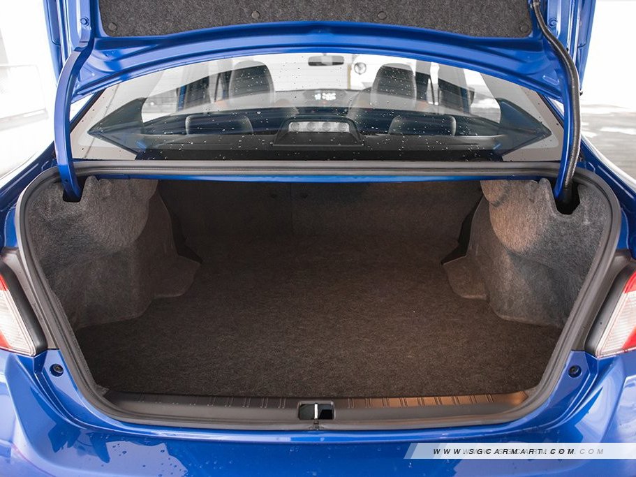 https://i.i-sgcm.com/new_cars/cars/12555/12555_g24