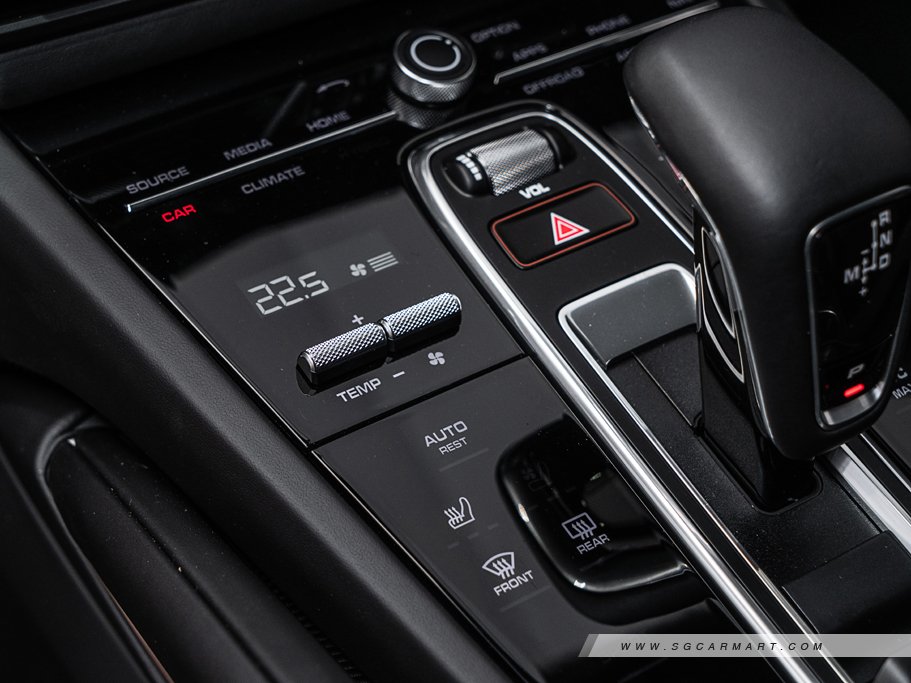 https://i.i-sgcm.com/new_cars/cars/12558/12558_g101