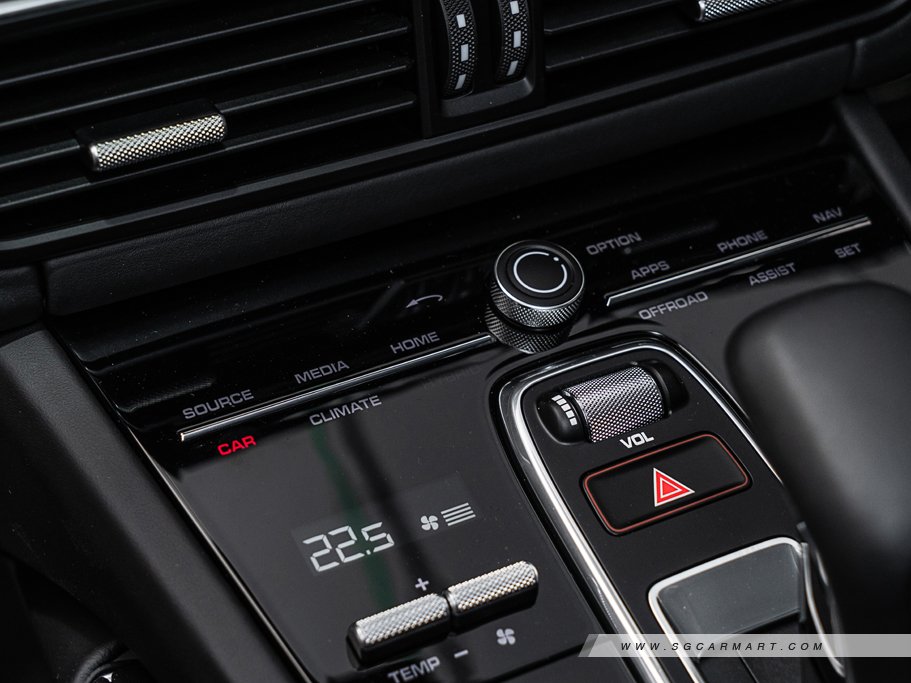 https://i.i-sgcm.com/new_cars/cars/12558/12558_g108